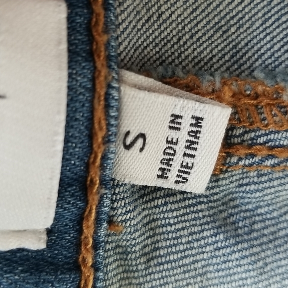 Sneak Peak Distressed Denim Pencil Skirt - Picture 11 of 12